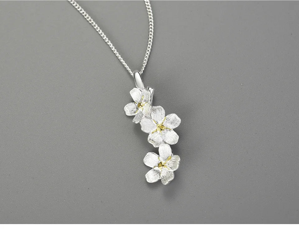 Flower Pendant Necklace  925 Sterling Silver ,1.91g