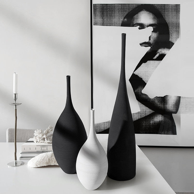 Ceramic Vase Black and White color