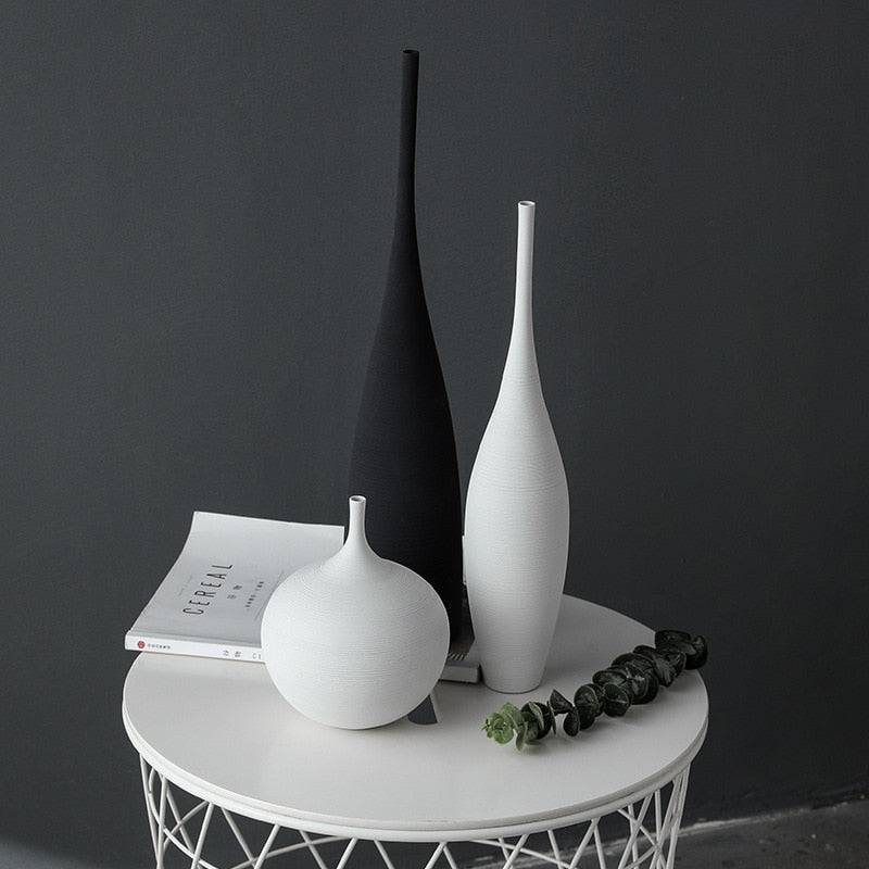 Ceramic Vase Black and White color