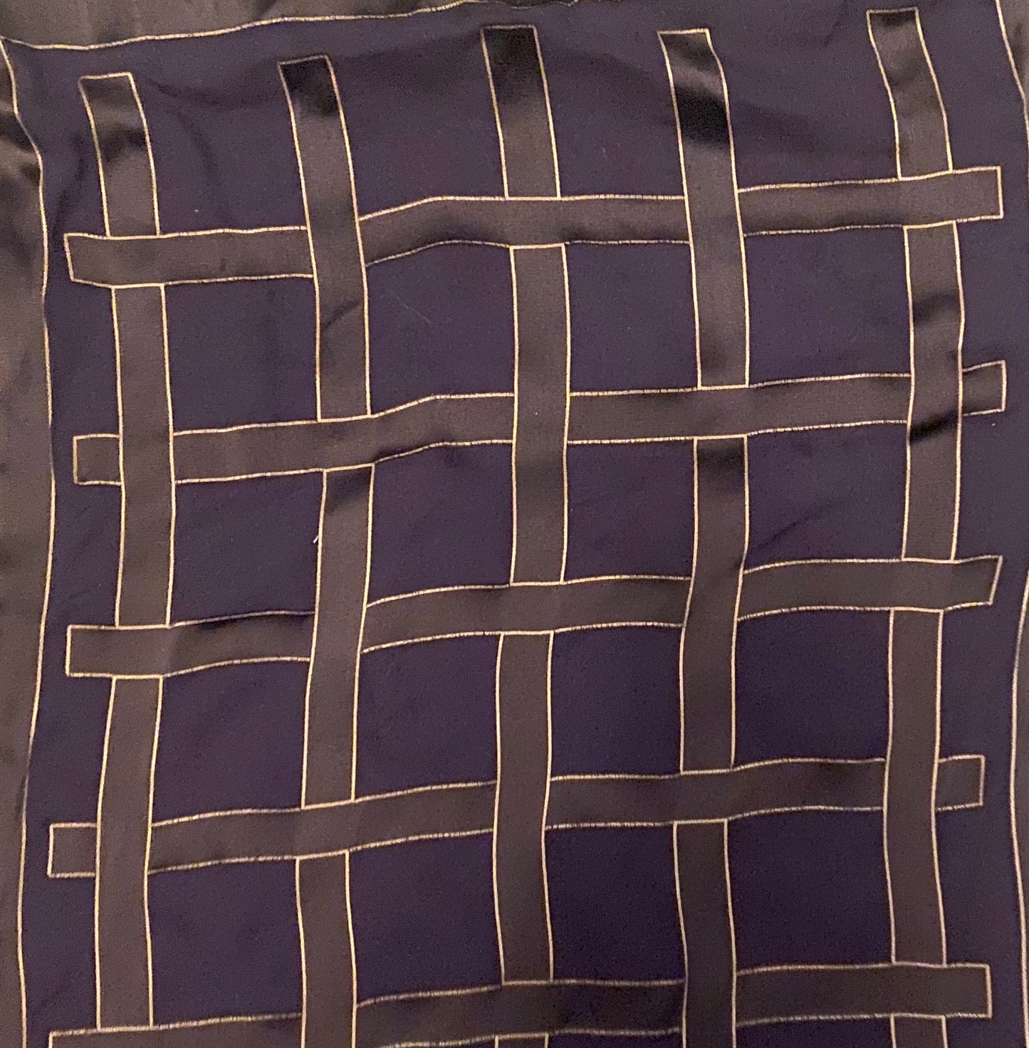 Gucci 100% silk scarf pattern 153X30cm, authentic, new