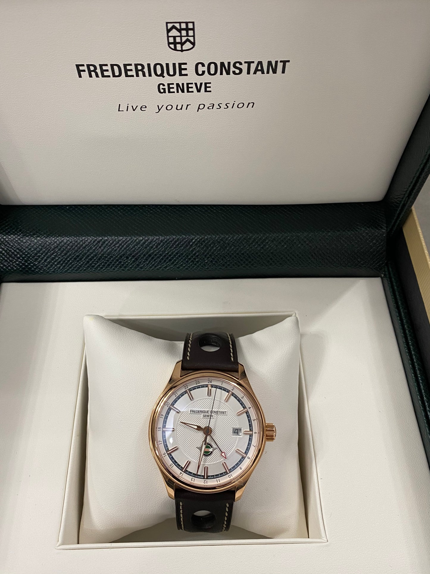 Frederique Constant FC 350HVG5B4 Vintage Rally healey GMT